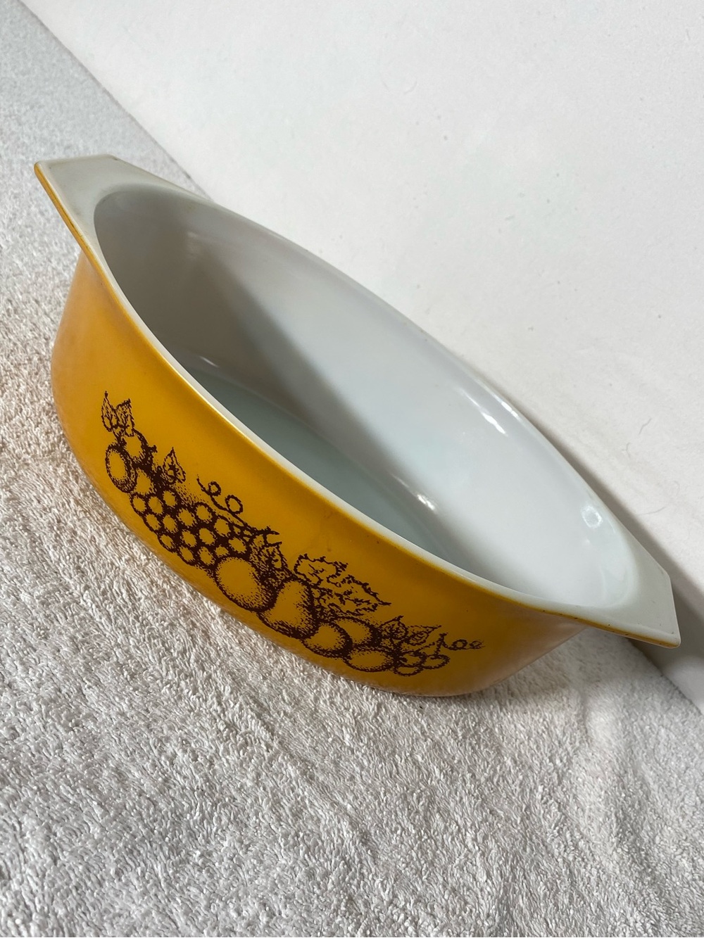 Vintage PYREX Old Orchard 2.5 Qt Oval Casserole Dish #045 Grannycore Cottagecore